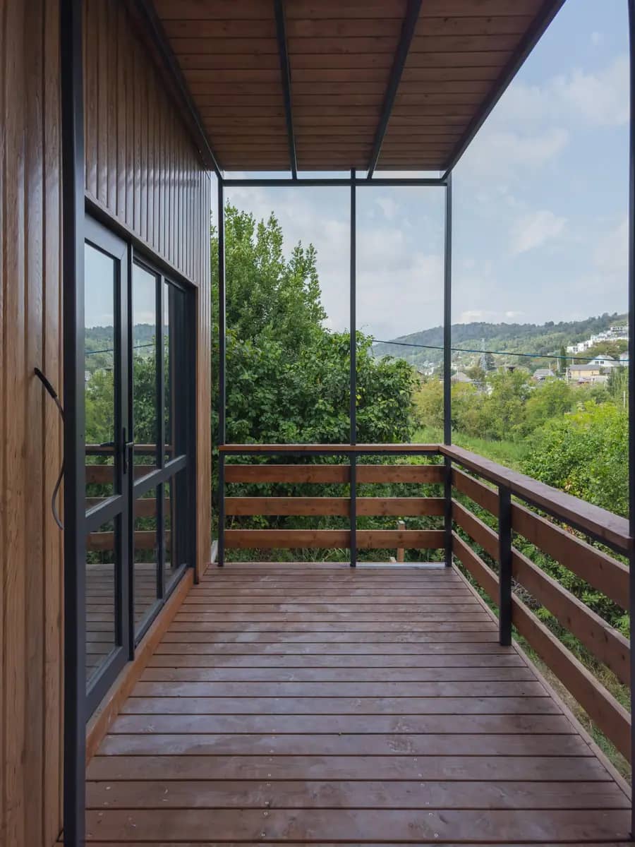 Крытая терраса второго этажа дома BARN 2